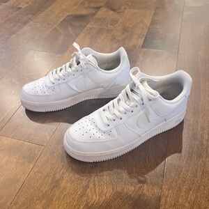 Nike Air Force 1 Low Triple White, Men’s Size 9.5
